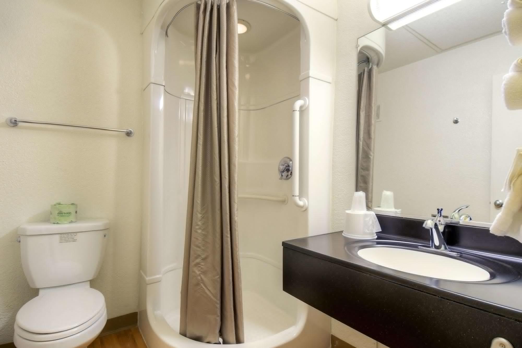Hotel 6-san Ysidro, Ca - - Border